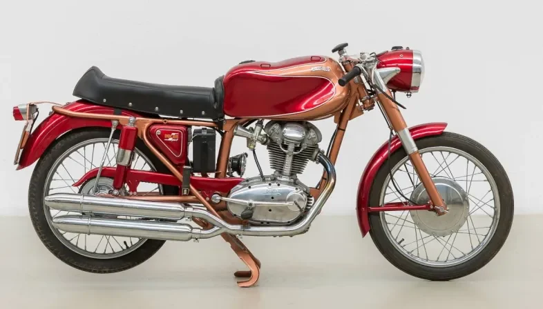 moto Benelli Leoncino 125