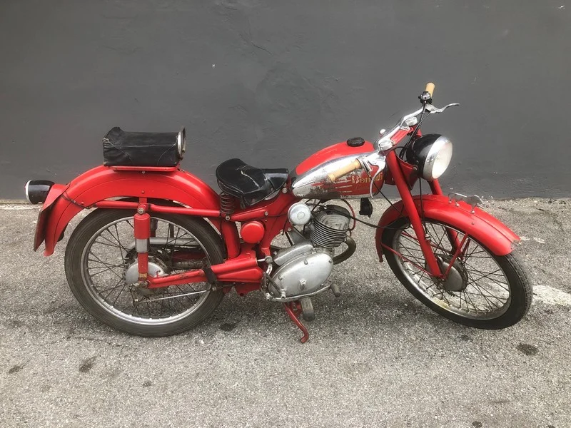 moto Benelli Leoncino 125